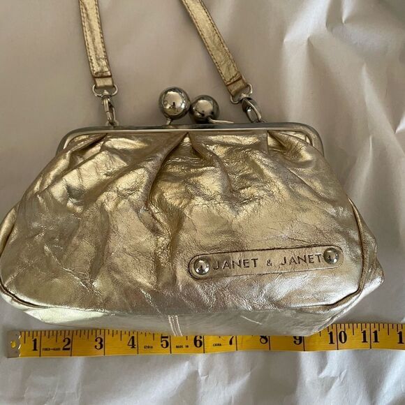 Janet & Janet Gold Leather Crossbody. Made in Italy. - Picture 11 of 14